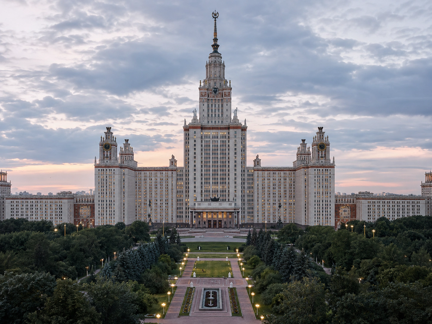 Главное здание МГУ рядом с проектом Вавилова 64